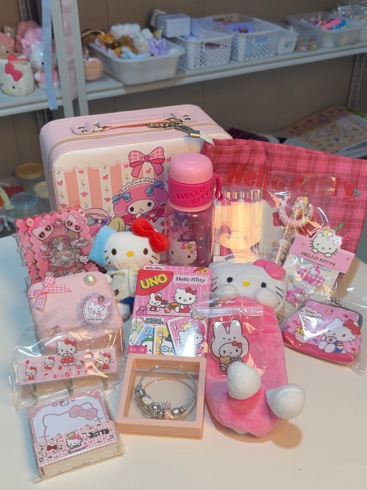 1 Gift Box +10 /15 Random items