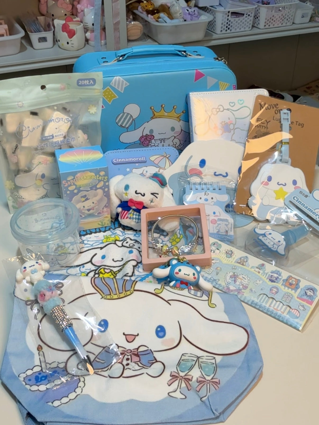 1 Gift Box +10 /15 Random items