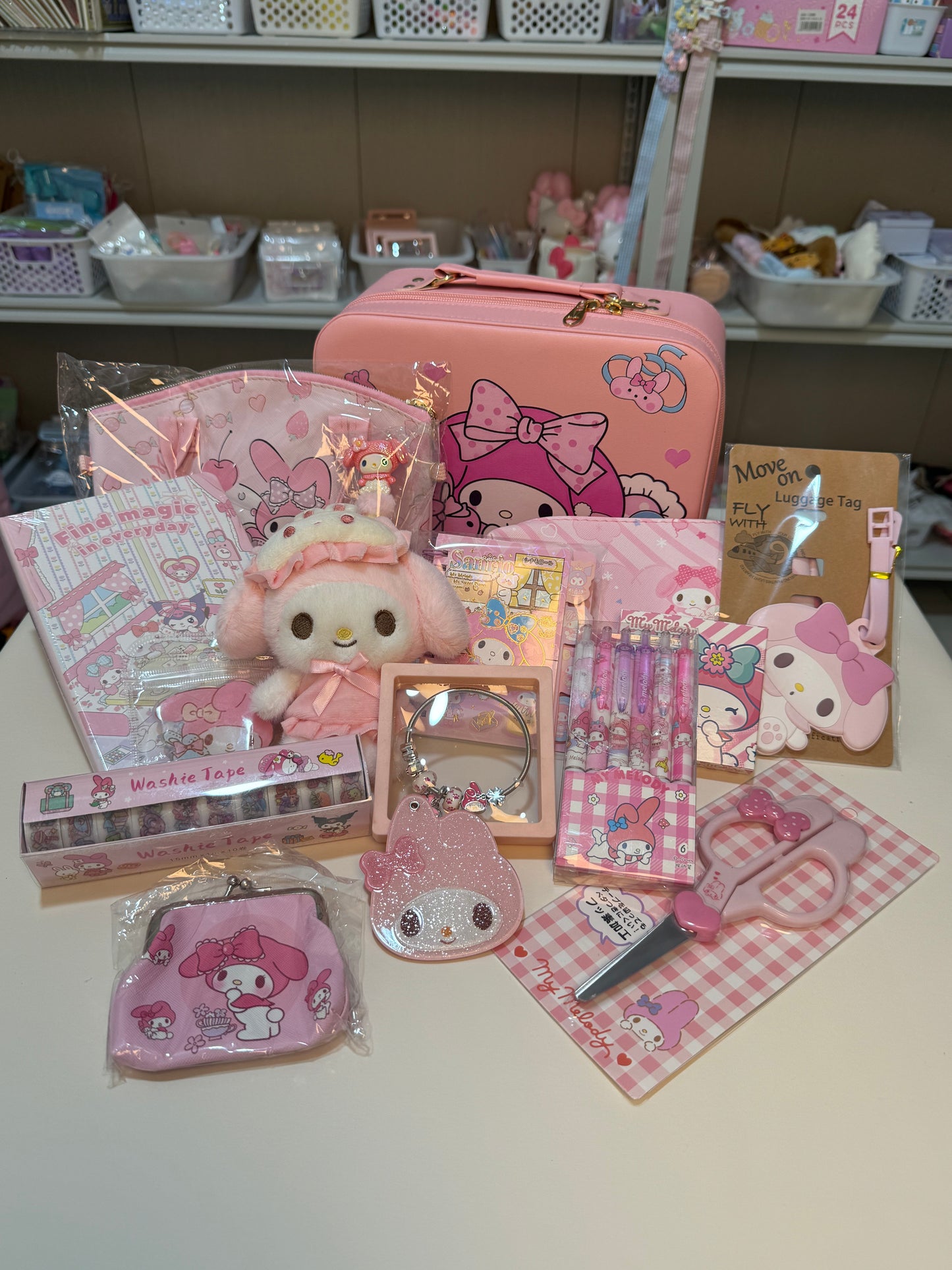 1 Gift Box +10 /15 Random items